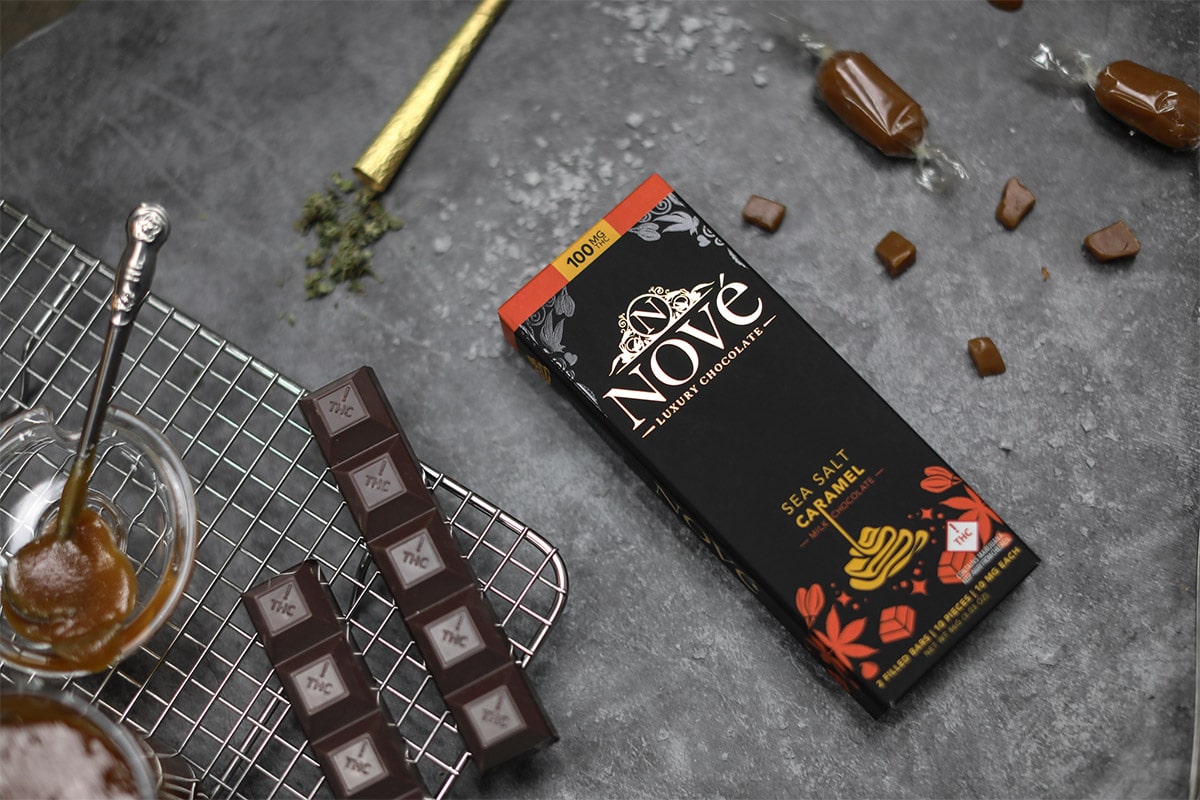 Nové Luxury Edibles Sea Salt Caramel Chocolate Bar with 10mg THC per piece and 100mg THC per bar.